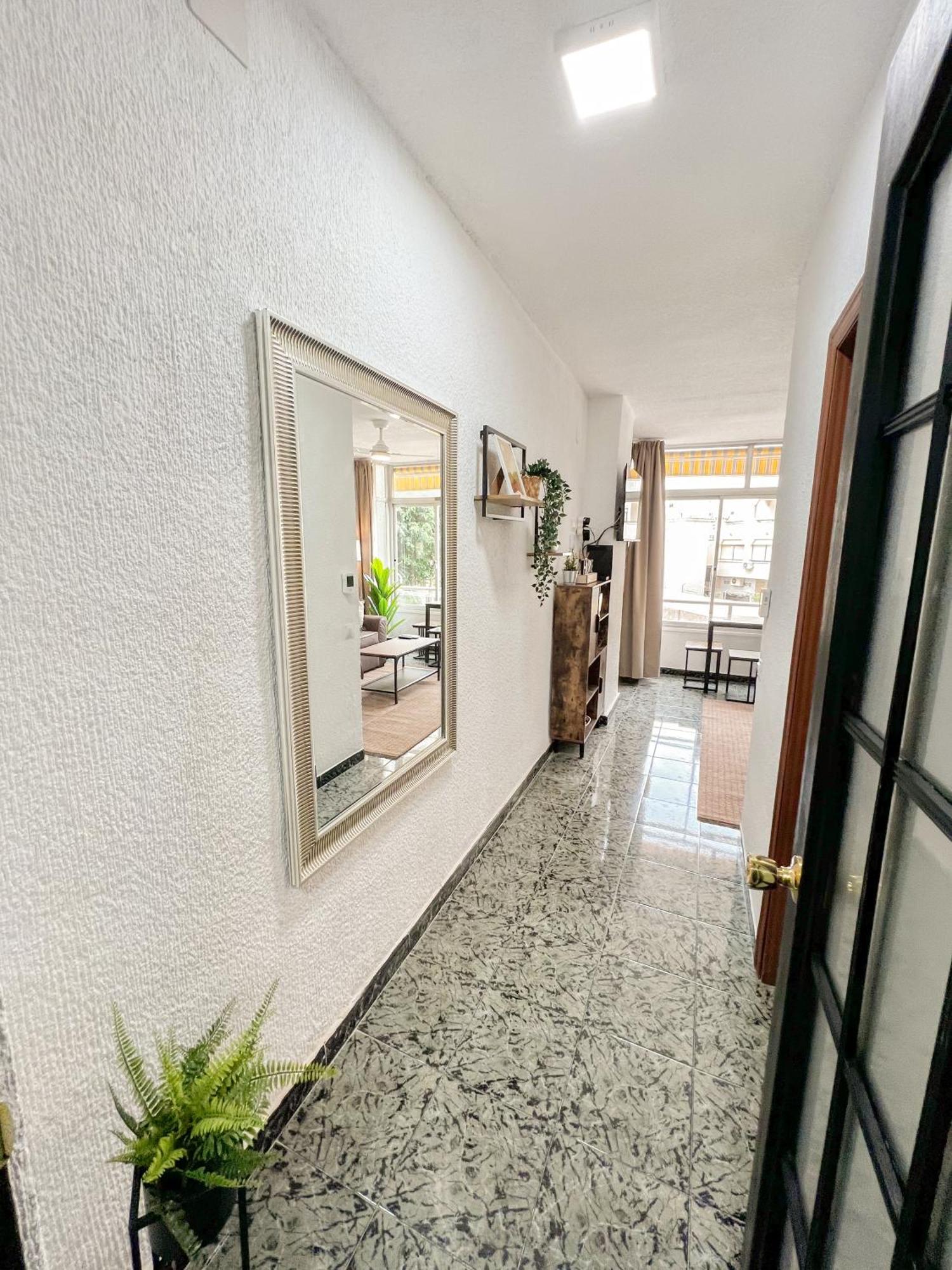 Апартаменти Cozy And Bright Flat With Pool Торремолінос Екстер'єр фото