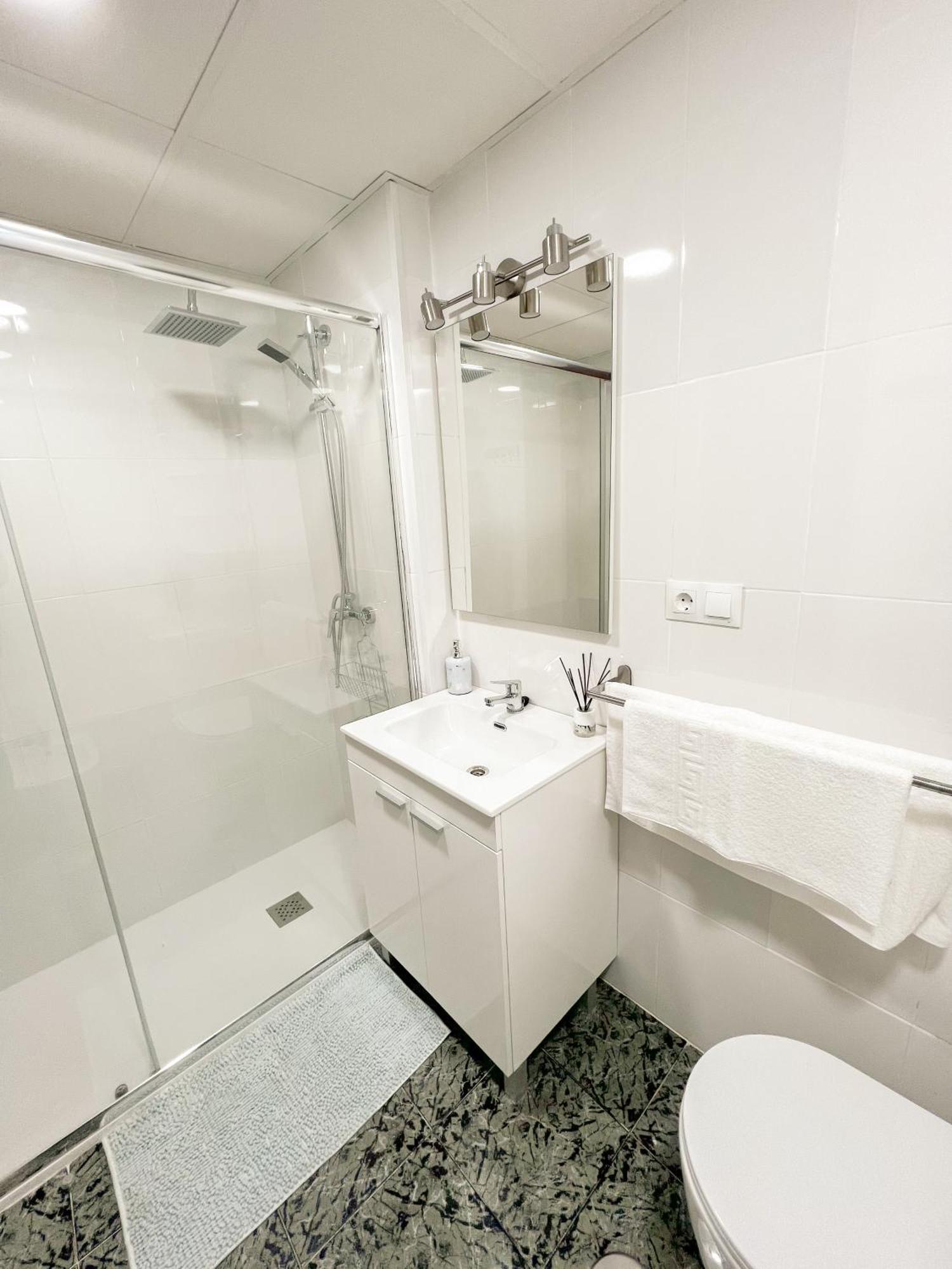Апартаменти Cozy And Bright Flat With Pool Торремолінос Екстер'єр фото