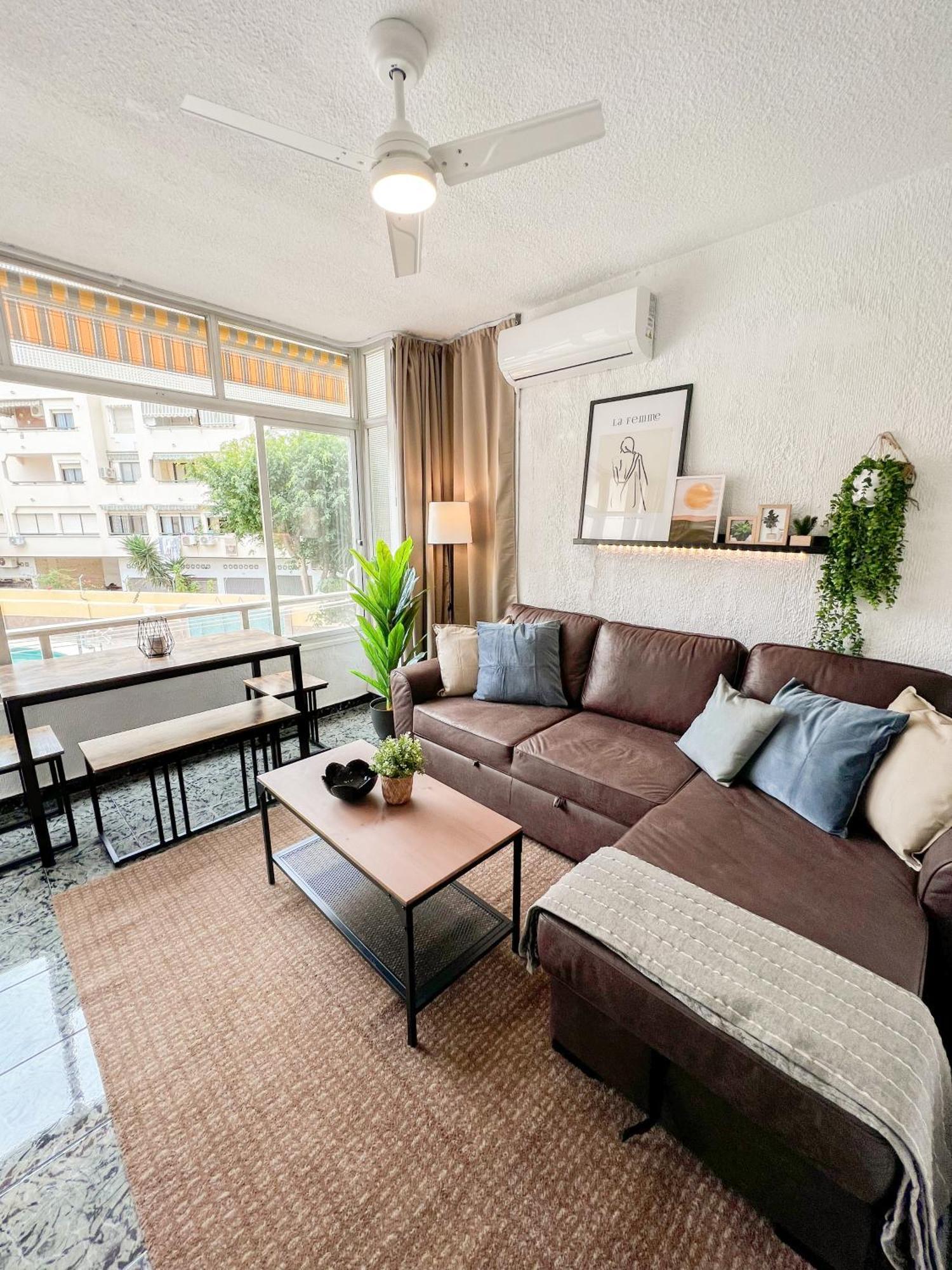 Апартаменти Cozy And Bright Flat With Pool Торремолінос Екстер'єр фото
