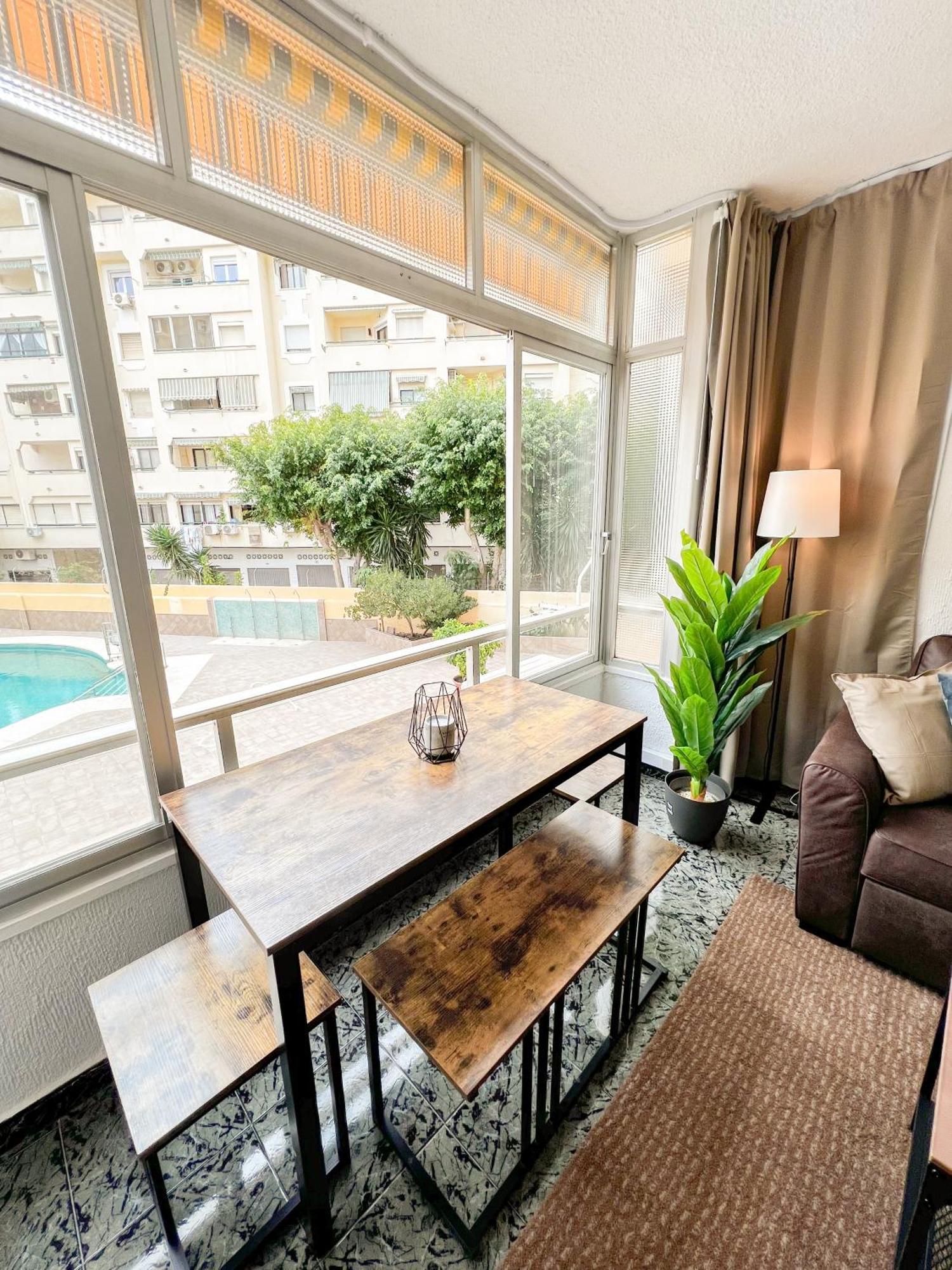 Апартаменти Cozy And Bright Flat With Pool Торремолінос Екстер'єр фото