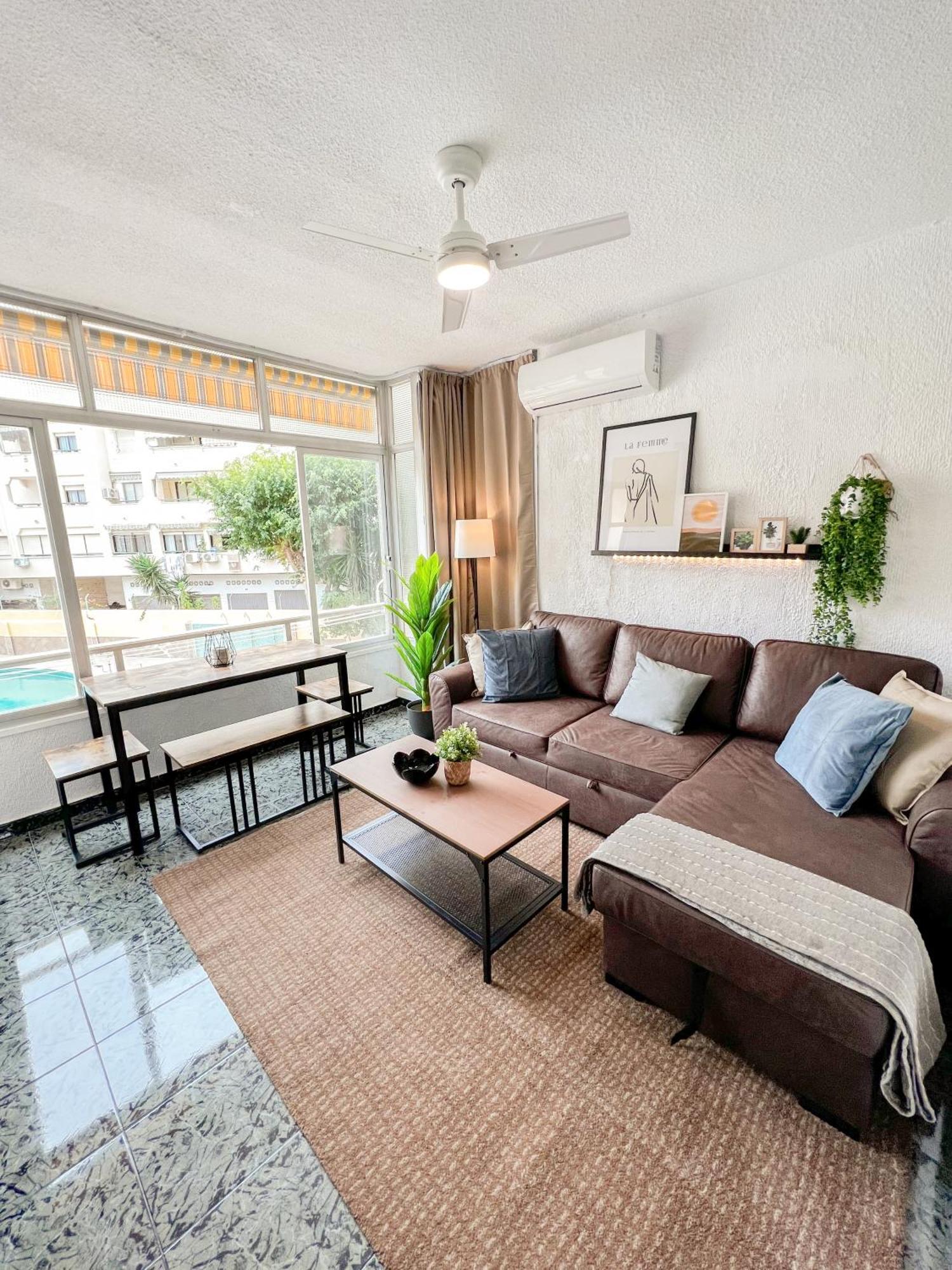 Апартаменти Cozy And Bright Flat With Pool Торремолінос Екстер'єр фото